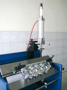 Comec machines BST860 cylinder head work station